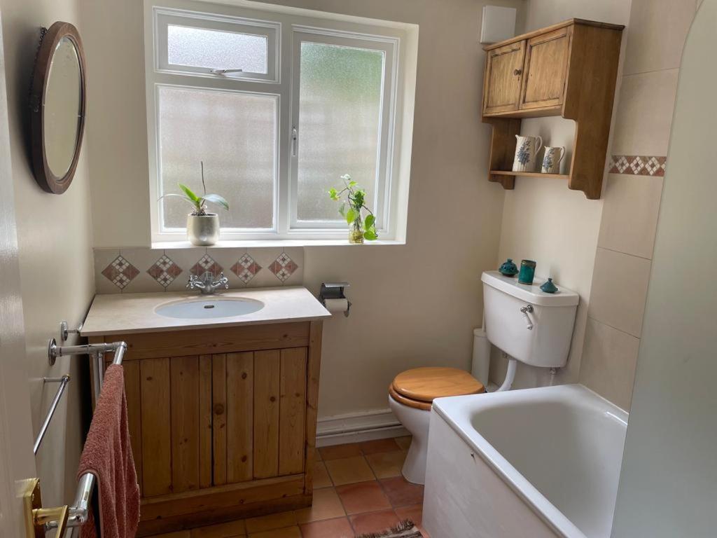 Spacious Holiday Home! ロンドン エクステリア 写真
