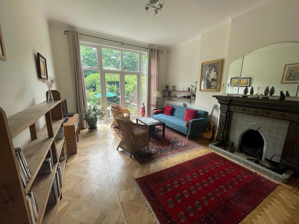 Spacious Holiday Home! ロンドン エクステリア 写真