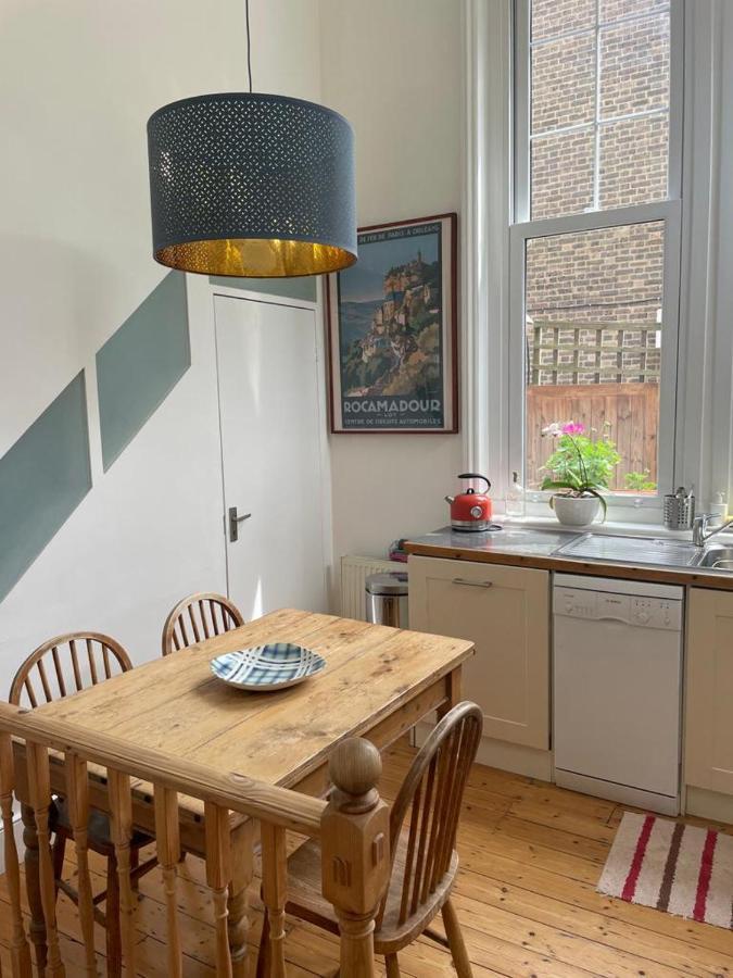 Spacious Holiday Home! ロンドン エクステリア 写真