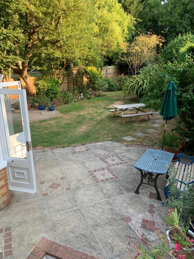 Spacious Holiday Home! ロンドン エクステリア 写真